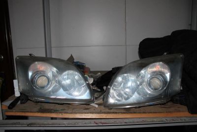 Лот: 4993481. Фото: 1. Фары Toyota Avensis azt 250. Оптика и освещение