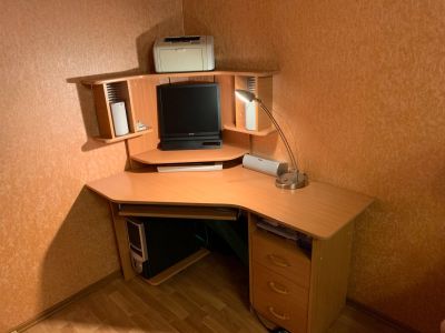 Лот: 12959327. Фото: 1. Компьютерный стол. Компьютерные и письменные столы