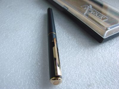 Лот: 19232258. Фото: 1. ручка Parker Gold Arrow Matte... Ручки шариковые, перьевые