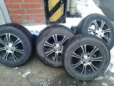 Лот: 2174813. Фото: 1. bridgestone 185/70 r14. Шины на дисках
