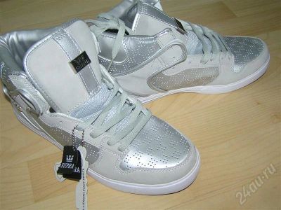 Лот: 542713. Фото: 1. Supra всего за 2500!!!новые... Кеды, кроссовки, слипоны
