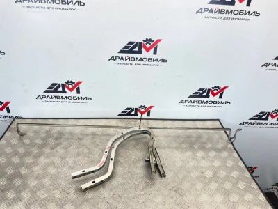 Лот: 25718078. Фото: 1. кронштейны крышки багажника toyota... Двигатель и элементы двигателя