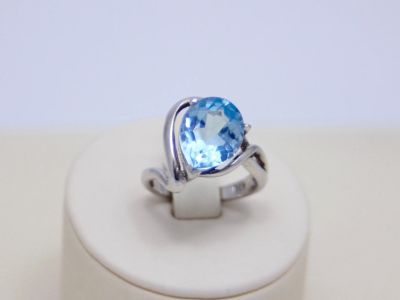 Лот: 14704724. Фото: 1. СЕРЕБРЯНОЕ КОЛЬЦО С ТОПАЗОМ 5... Кольца, перстни