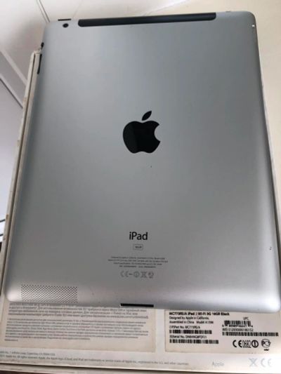 Лот: 11627712. Фото: 1. Apple iPad 2 wi-fi + 3G 16 GB. Планшеты