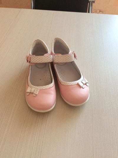 Лот: 10063873. Фото: 1. Туфли для девочки Kapika 26 размер. Туфли