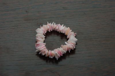 Лот: 4624153. Фото: 1. Браслет из ракушек. Браслеты