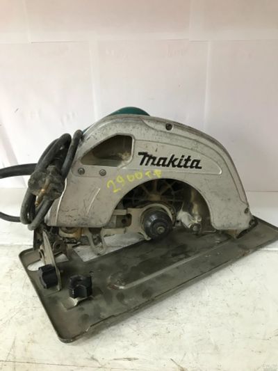 Лот: 18262225. Фото: 1. Пила циркулярная Makita 5704 R. Электроинструмент
