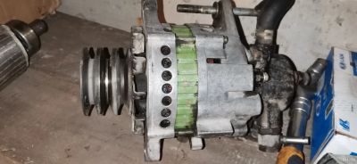 Лот: 18308500. Фото: 1. Генератор Isuzu ELF 4HL1 4HF1... Электрооборудование