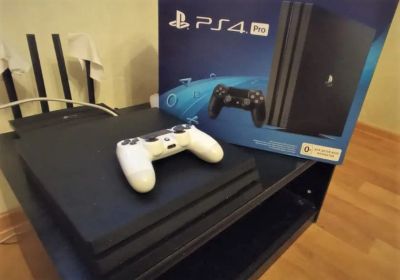 Лот: 19919261. Фото: 1. Sony PlayStation 4 Pro - Заменил... Игровые приставки, консоли