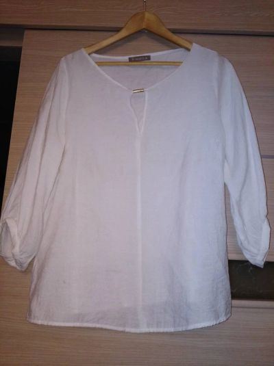 Лот: 12958992. Фото: 1. Блузка белая размер 50. Блузы, рубашки