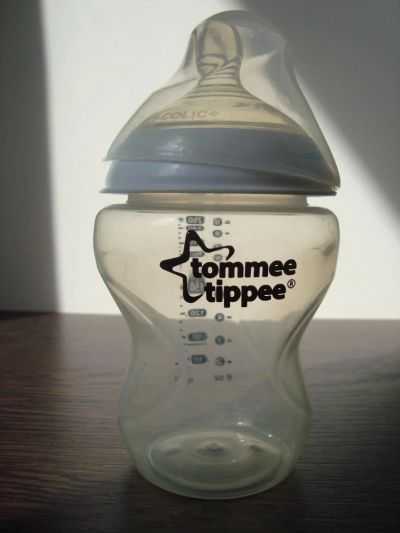 Лот: 8116951. Фото: 1. Tommee Tippee Бутылочка 260 мл... Всё для кормления