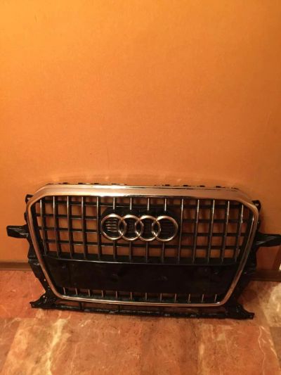 Лот: 5880279. Фото: 1. Решетка Audi q5. Кузов