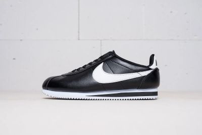 Лот: 11189738. Фото: 1. Кроссовки Nike Classic Cortez... Кеды, кроссовки, слипоны