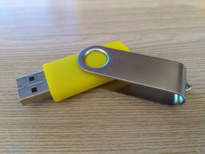 Лот: 13747182. Фото: 1. Флешка usb 4ГБ. USB-флеш карты
