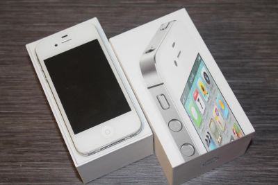 Лот: 5327396. Фото: 1. iphone 4s White 16GB в отличном... Смартфоны