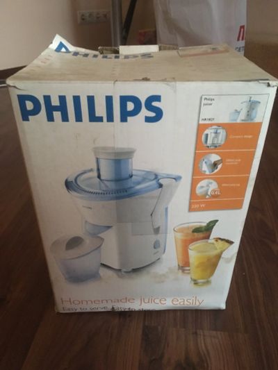 Лот: 15588787. Фото: 1. Соковыжималка PhIlips hr1821. Кухонная