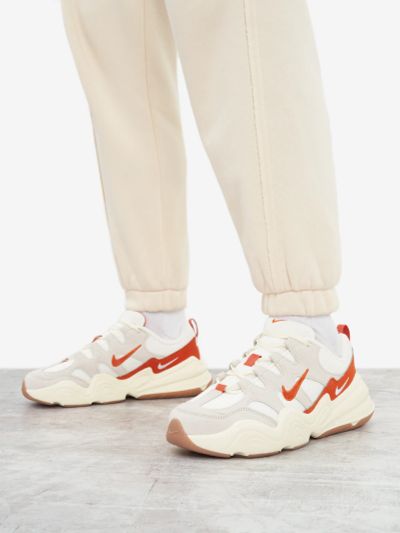 Лот: 23278989. Фото: 1. Кроссовки женские Nike Tech Hera... Другое (одежда, обувь, галантерея)