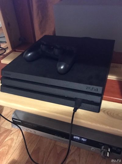 Лот: 13198022. Фото: 1. Sony PS4 pro + rd2 и одними нас. Игровые приставки, консоли
