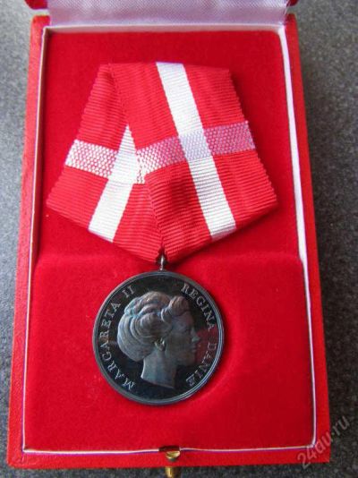 Лот: 5870855. Фото: 1. медаль За гражданские и военные... Другое (значки, медали, жетоны)