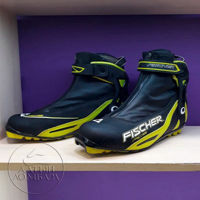 Лот: 10852671. Фото: 1. Продам лыжные ботинки Fischer... Ботинки