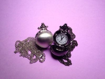Лот: 3493334. Фото: 1. стальные часы-подвеска женские. Оригинальные наручные часы