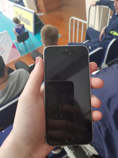 Лот: 12117094. Фото: 1. iPhone SE 32 гб. Смартфоны