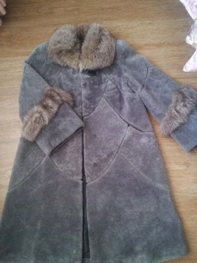 Лот: 8124048. Фото: 1. Мутоновая шуба р.48 с шапкой. Верхняя одежда