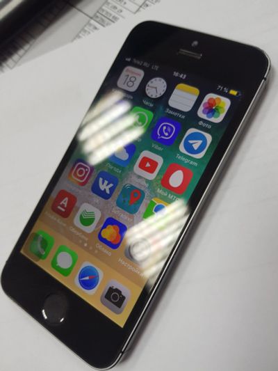 Лот: 14923092. Фото: 1. iphone 5S 16GB Space Gray. Смартфоны