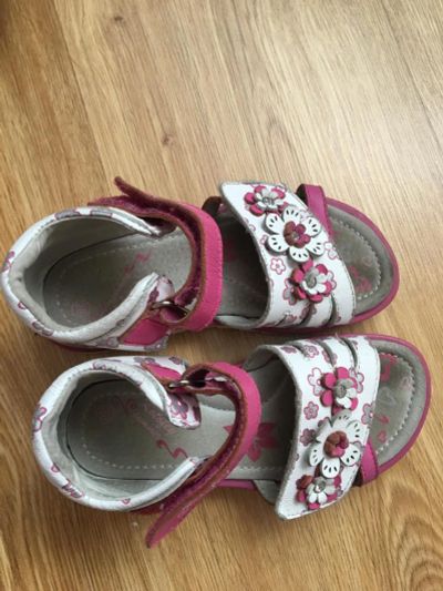 Лот: 11223581. Фото: 1. Босоножки на девочку. Босоножки