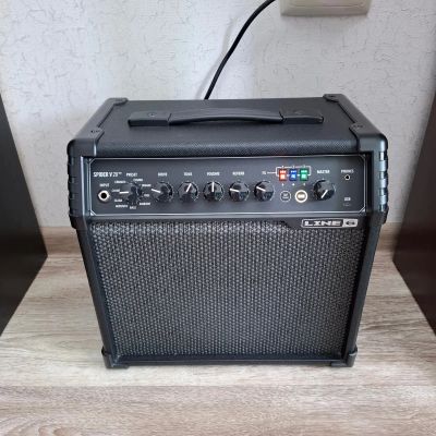 Лот: 25661930. Фото: 1. Комбоусилитель Line 6 Spider V... Гитарные эффекты и комбоусилители