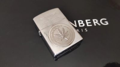 Лот: 17554710. Фото: 1. Зажигалка бензиновая. Зажигалки, спички, пепельницы