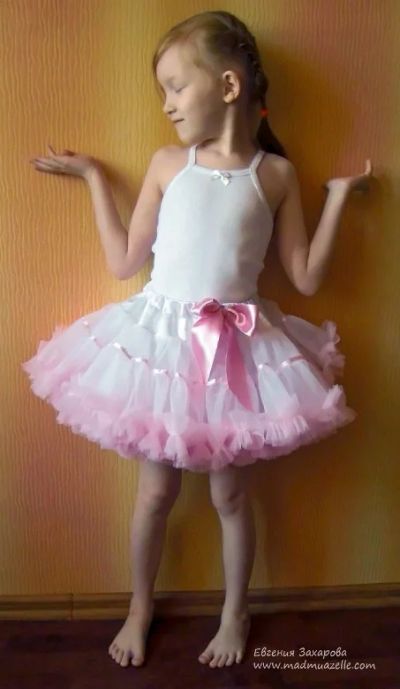 Лот: 3718664. Фото: 1. Юбочка праздничная 5-7 лет. Юбки