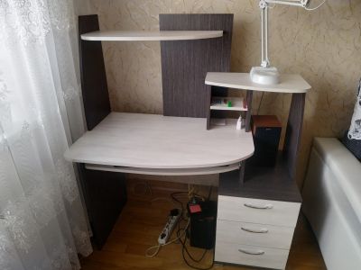 Лот: 16755427. Фото: 1. Компьютерный стол. Компьютерные и письменные столы