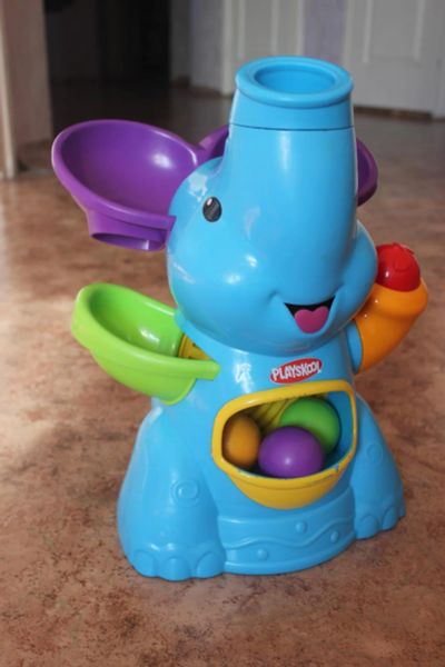 Лот: 7063007. Фото: 1. Слоник-фонтан Playskool. Музыкальные