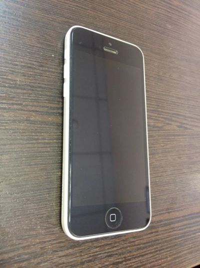 Лот: 9874002. Фото: 1. Apple iPhone 5c 16gb [ White... Смартфоны