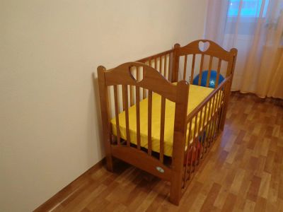 Лот: 3086845. Фото: 1. Кроватка с матрасом. Детские кровати и кроватки