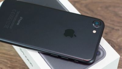 Лот: 9043483. Фото: 1. iPhone 7 на 128гб чёрный матовый. Смартфоны