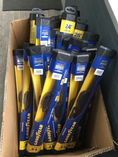 Лот: 17335326. Фото: 1. Щетка дворника goodyear в наличии... Щётки, тряпки, скребки для автомобиля