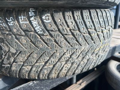 Лот: 25081143. Фото: 1. (1шт)215-55-17 Nokian Hakkapeliitta... Шины