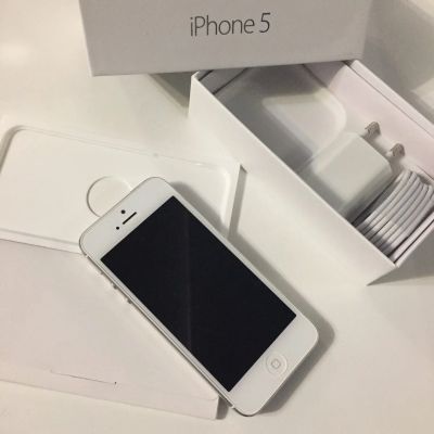 Лот: 15206485. Фото: 1. Iphone 5. Смартфоны