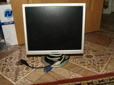 Лот: 5003673. Фото: 1. samsung syncmaster 710n. ЖК-мониторы