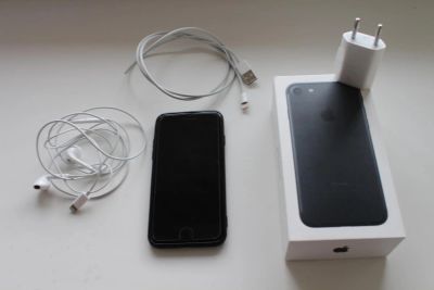 Лот: 9366126. Фото: 1. Продам iPhone 7 , 32 gb, матовый... Смартфоны