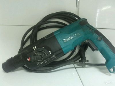Лот: 10398837. Фото: 1. Продам перфоратор Makita hr2450... Электроинструмент
