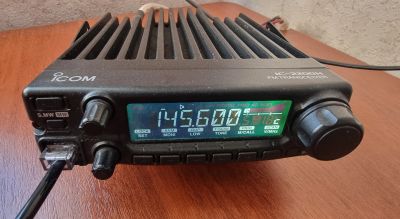 Лот: 25515782. Фото: 1. Радиостанция Icom IC-2200H. Рации, радиостанции