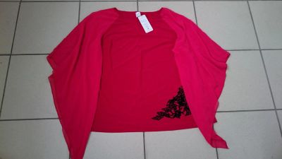 Лот: 7316629. Фото: 1. Блузка красная с бархатным рисунком... Блузы, рубашки
