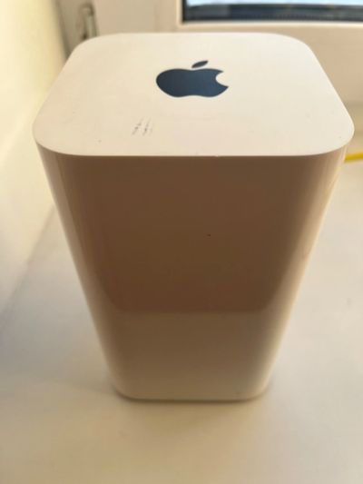 Лот: 21292502. Фото: 1. Apple time capsule a1470 3 Tb. Маршрутизаторы (роутеры)