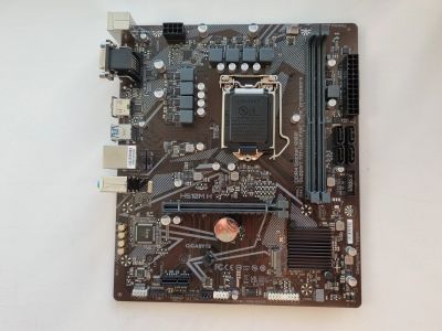 Лот: 19675959. Фото: 1. Материнская плата Gigabyte H510M... Материнские платы