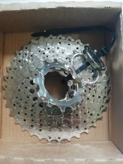 Лот: 18623934. Фото: 1. Кассеты Shimano CS-HG400-9, 9ск... Запчасти