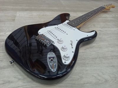 Лот: 23425101. Фото: 1. Электрогитара Fender squier stratocaster. Гитары