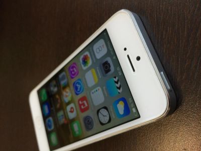 Лот: 5194123. Фото: 1. Продам iPhone 5 16Gb белый. Смартфоны